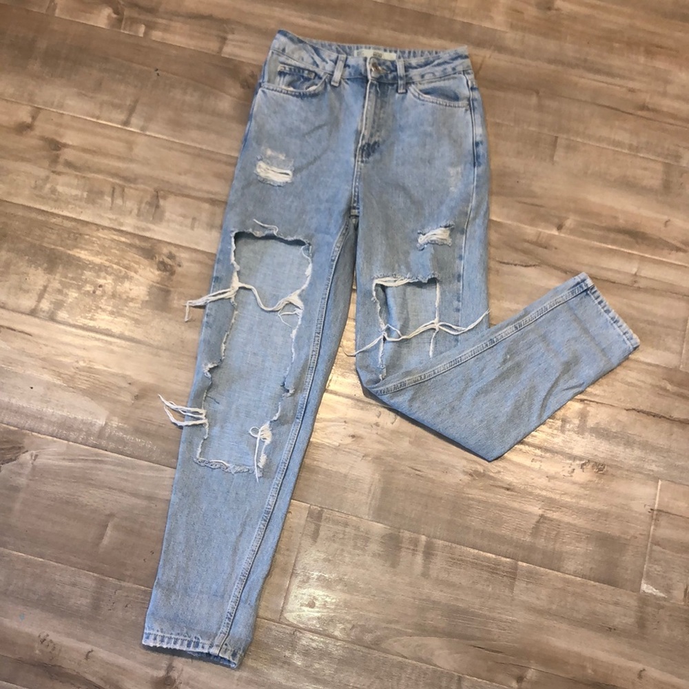 EUC Topshop Moto Mom distressed jeans size W25 L32